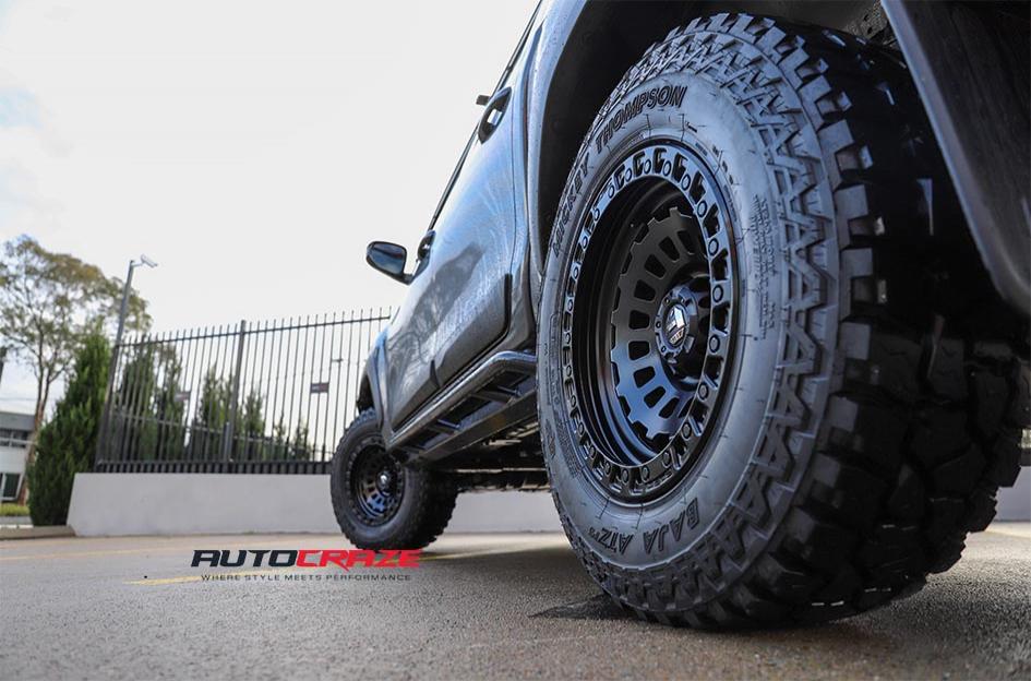 TOYOTA HILUX N80 4WD ZEPHYR MATTE BLACK